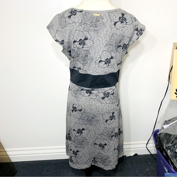 MERRELL active floral midi dress gray black sheer cap sleeves sz M quick dry - Picture 7 of 13
